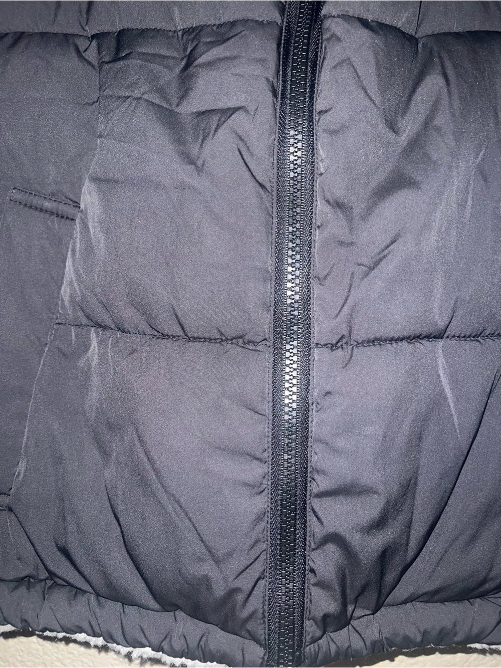 Altar'd State Black Leilani Reversible Cropped Puffer Vest Sz M - Picture 4 of 11